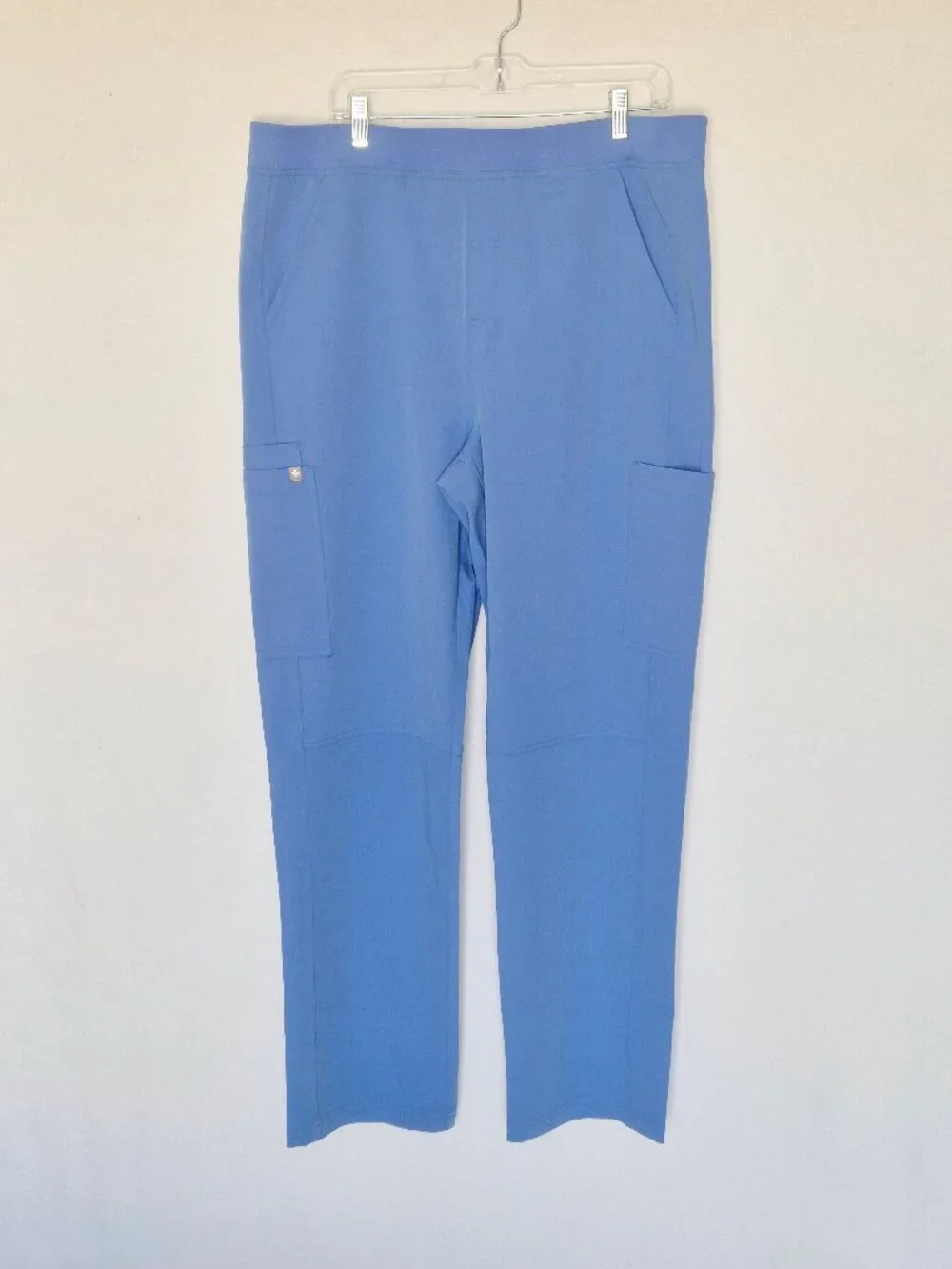 NEW FIGS Axim Straight-Leg Cargo Scrub Pants Pull-On 7-Pocket Ceil Blue